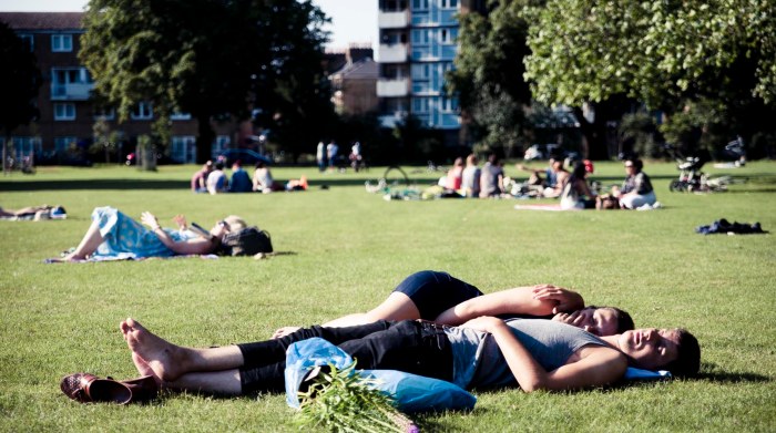 sleeping-in-park