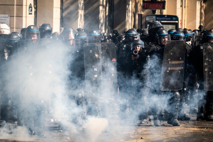 Act 23 of the Yellow Vests in Paris
